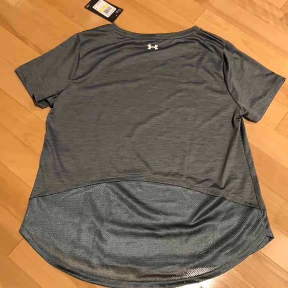 2 NWT Under Armour Active Heat gear Short Sleeve Tees - size M - Picture 14 of 16